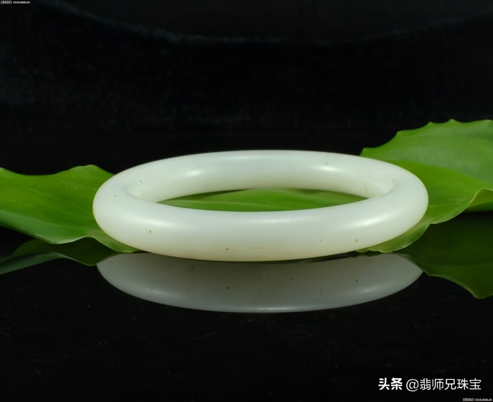 怎样辨别和田玉手镯的真伪,和田玉且末蓝手镯真假