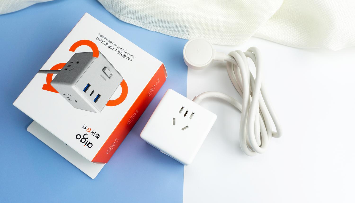 游戏宅的电脑桌面,游戏头戴式耳机rog棱镜s