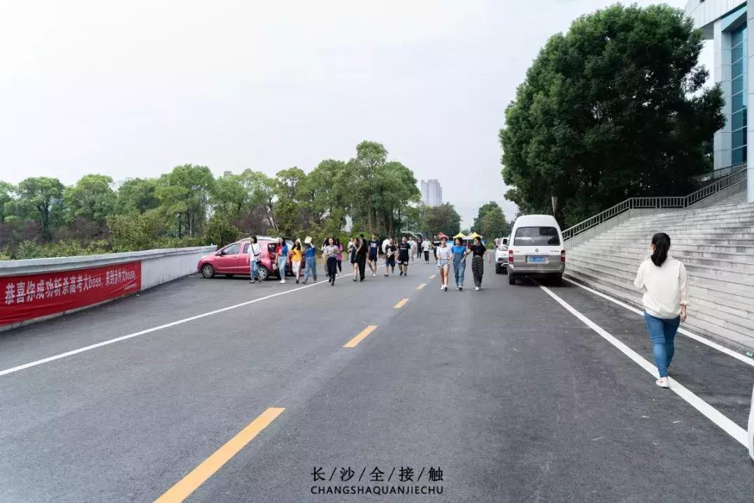 长沙最青春公交，串联6所大学的记忆