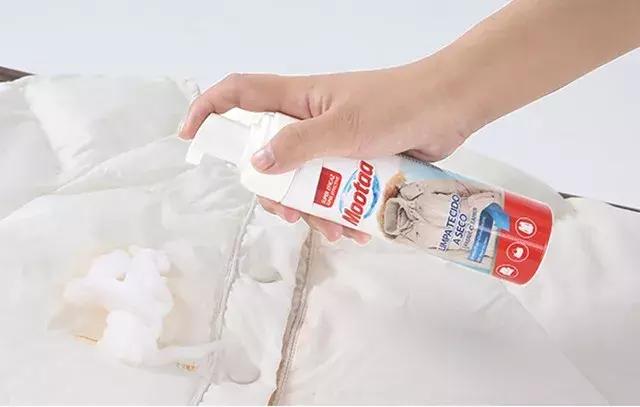 脏羽绒服真的可以一喷去污吗,羽绒服上的毛领脏了正确洗涤方法