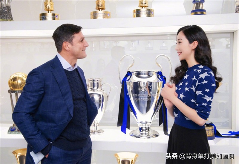 当女神遇上足球会怎样？韩雪演绎国米球衣，完美诠释何谓美如画！