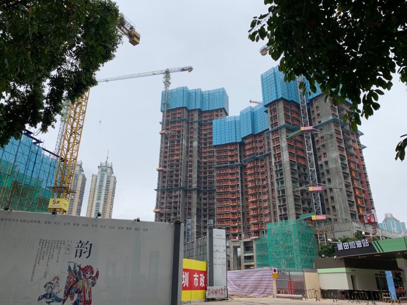 加油站垃圾站环绕的福田“伪豪宅”哪来的勇气卖10.5万/平?