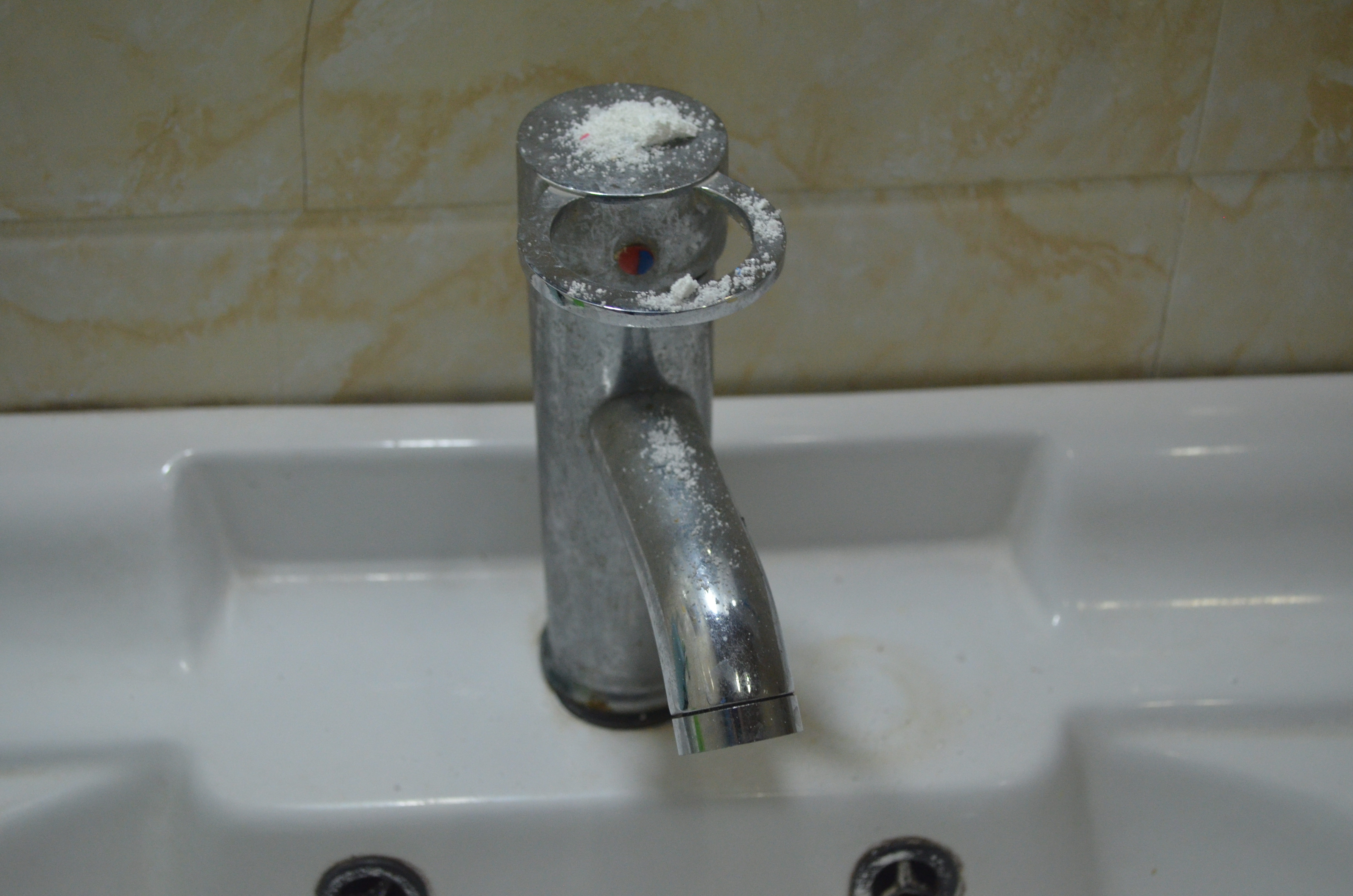 洗衣粉加什么放厕所,盐和洗衣粉一起放厕所除脏吗