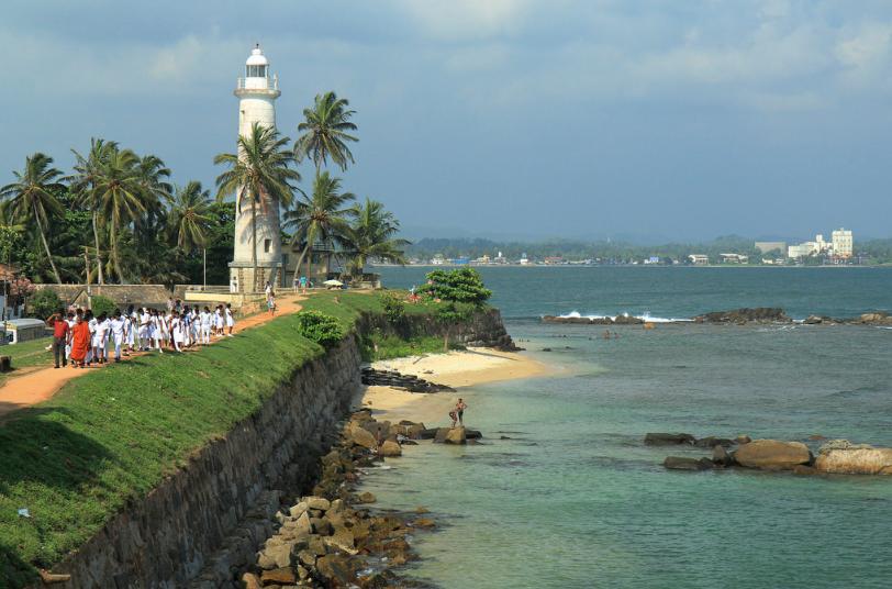 除了雪什么都有的宝石岛，仗义把港口借中国99年，支付宝通用！