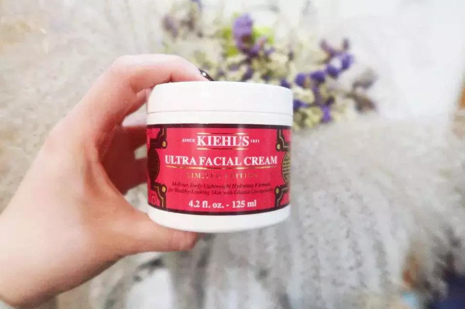 晚上睡觉前涂很多护肤品好吗,晚上必须睡前涂护肤品吗