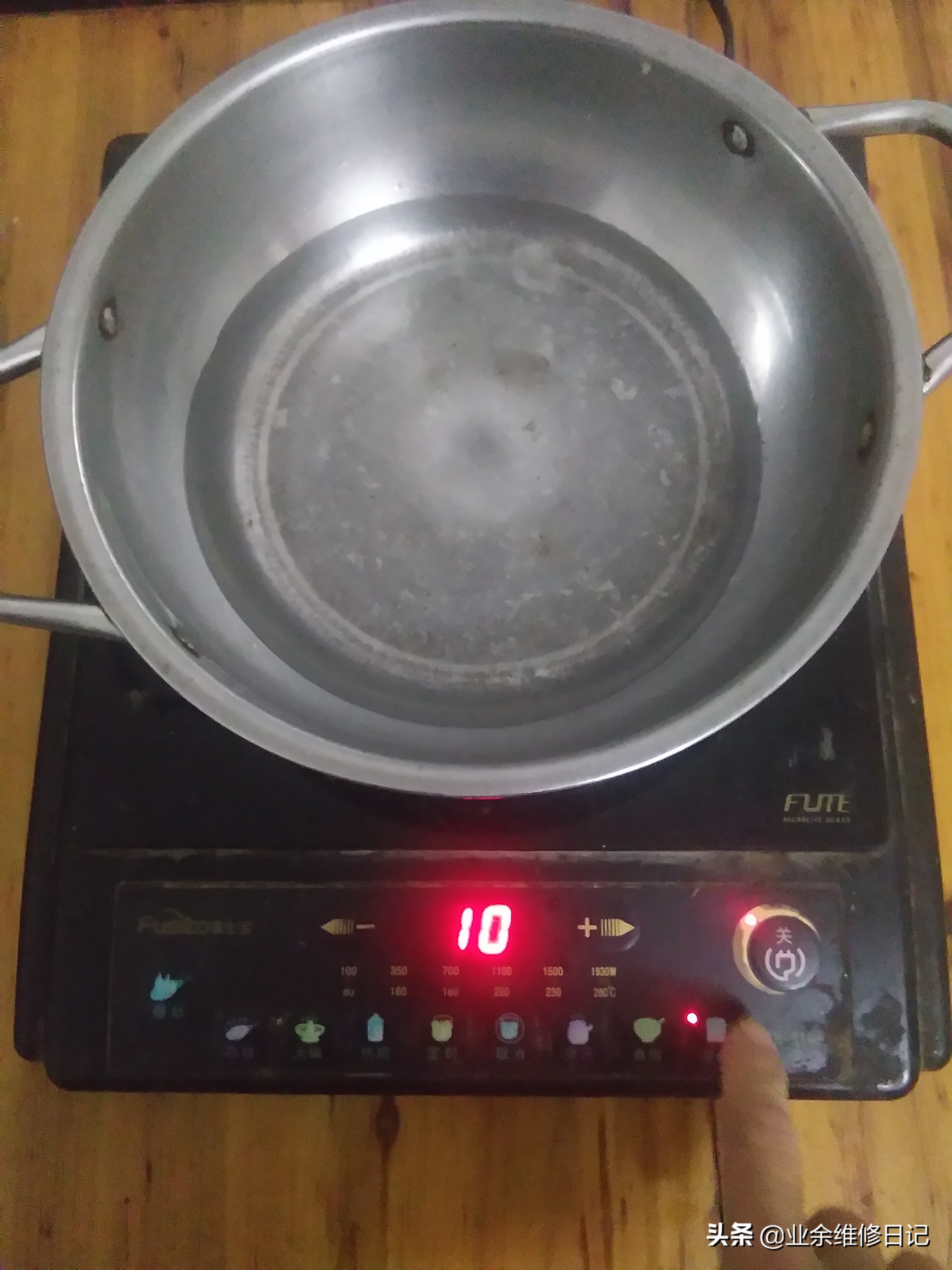 电磁炉清洗了按键失灵,触摸电磁炉按键失灵乱跳