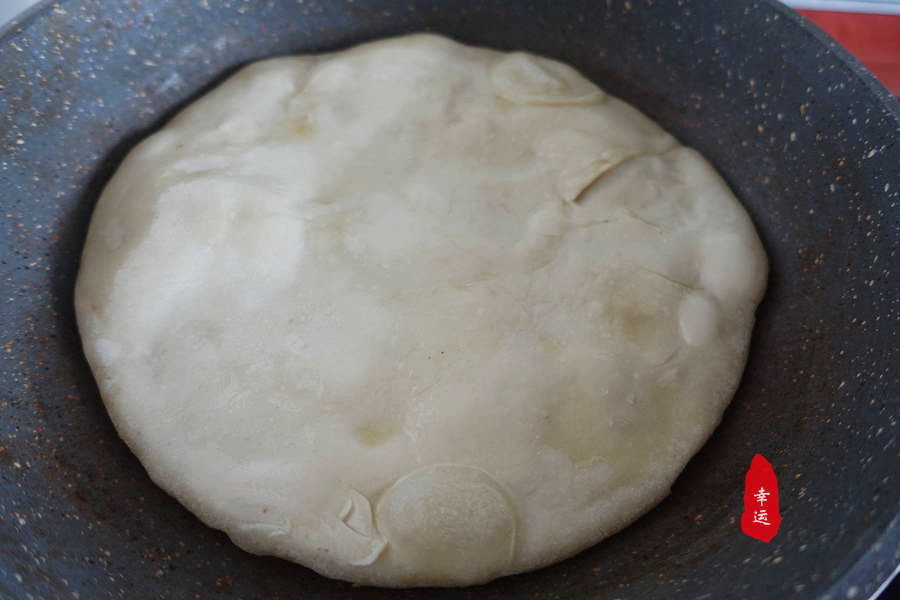 家庭版鱼头泡饼视频,鱼头泡饼的家常做法鱼头嫩滑好吃