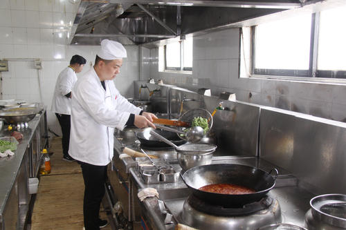 数控车床和厨师哪个有前途,数控和厨师哪个各方面比较好