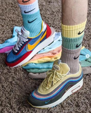 nike粉蓝渐变袜,nike基础款长袜