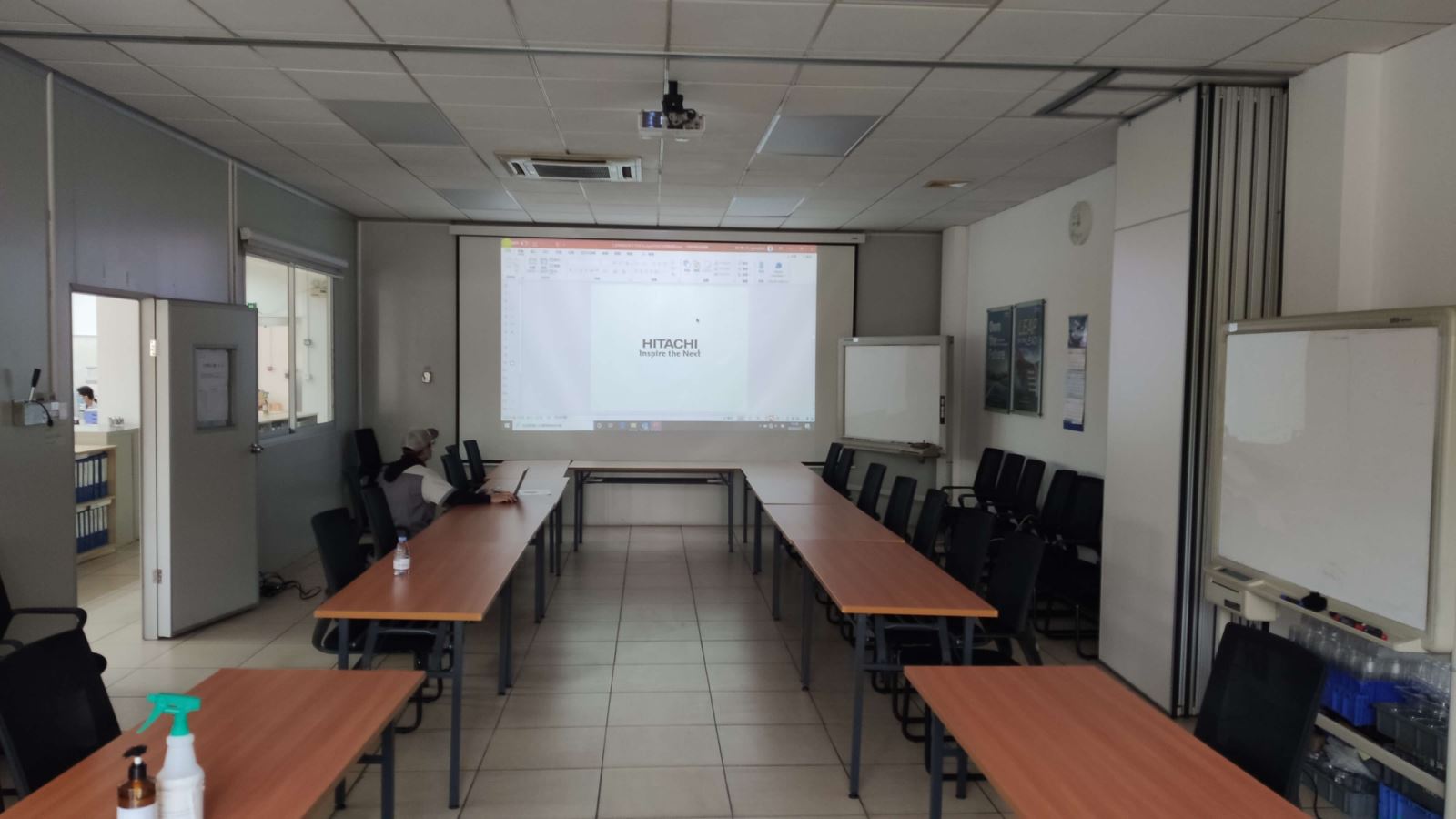 电脑同时投屏到电视和投影仪,笔记本电脑和投影怎么无线连接