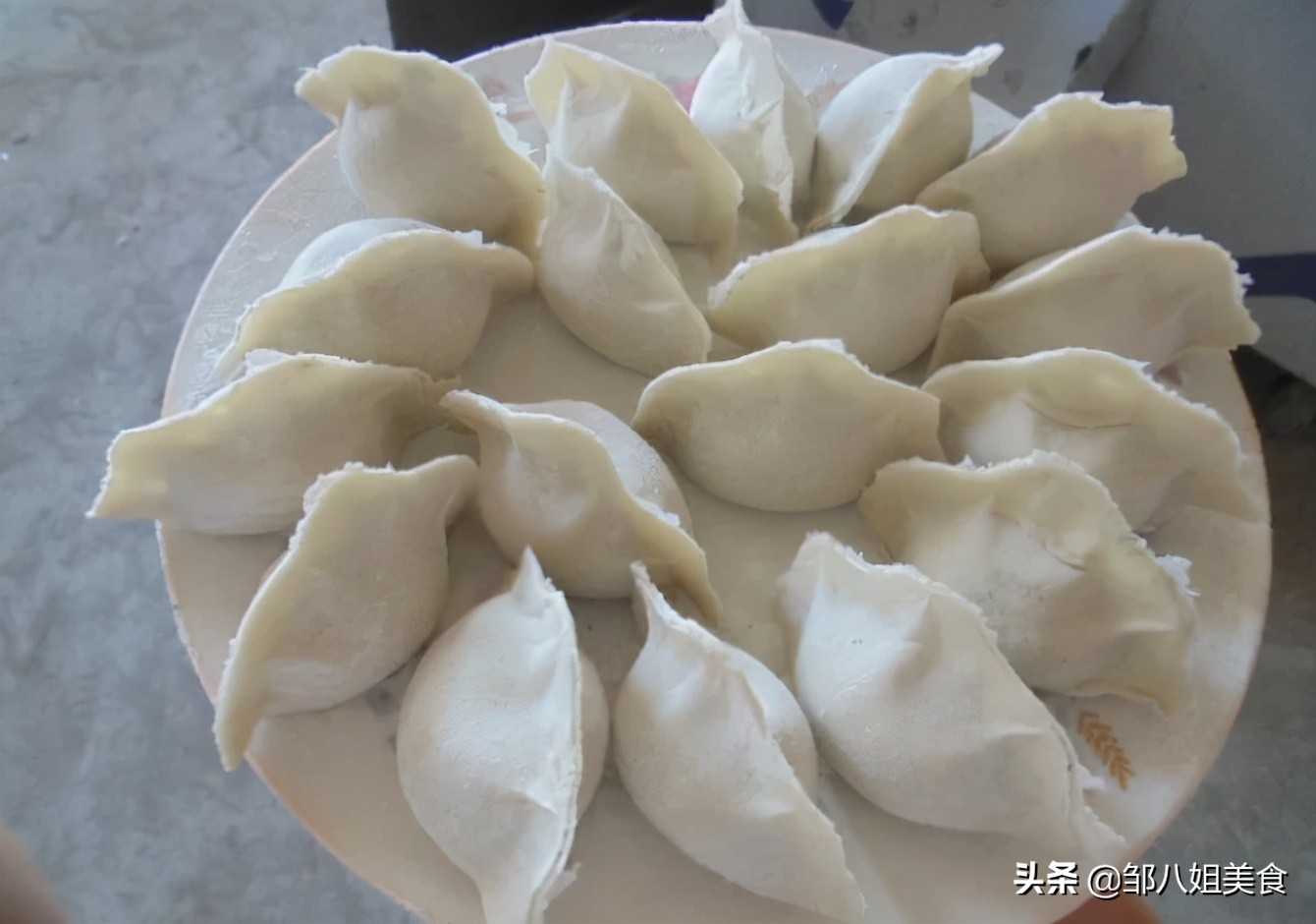 饺子包好了为什么会裂开,饺子起锅后怎么防止饺子互相粘连