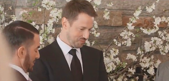 纽约著名设计师与同性男友结婚，700名宾客到场祝贺