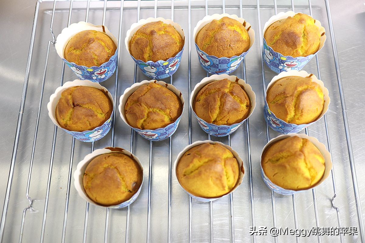 用10个鸡蛋做蛋糕不需要烤箱,如何用2个鸡蛋做蛋糕不需要牛奶