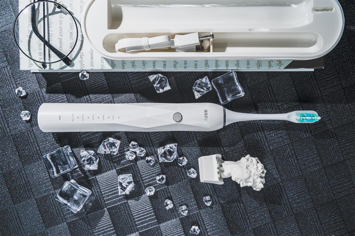 送女生礼物送电动牙刷好吗,女生送男生同款电动牙刷什么意思