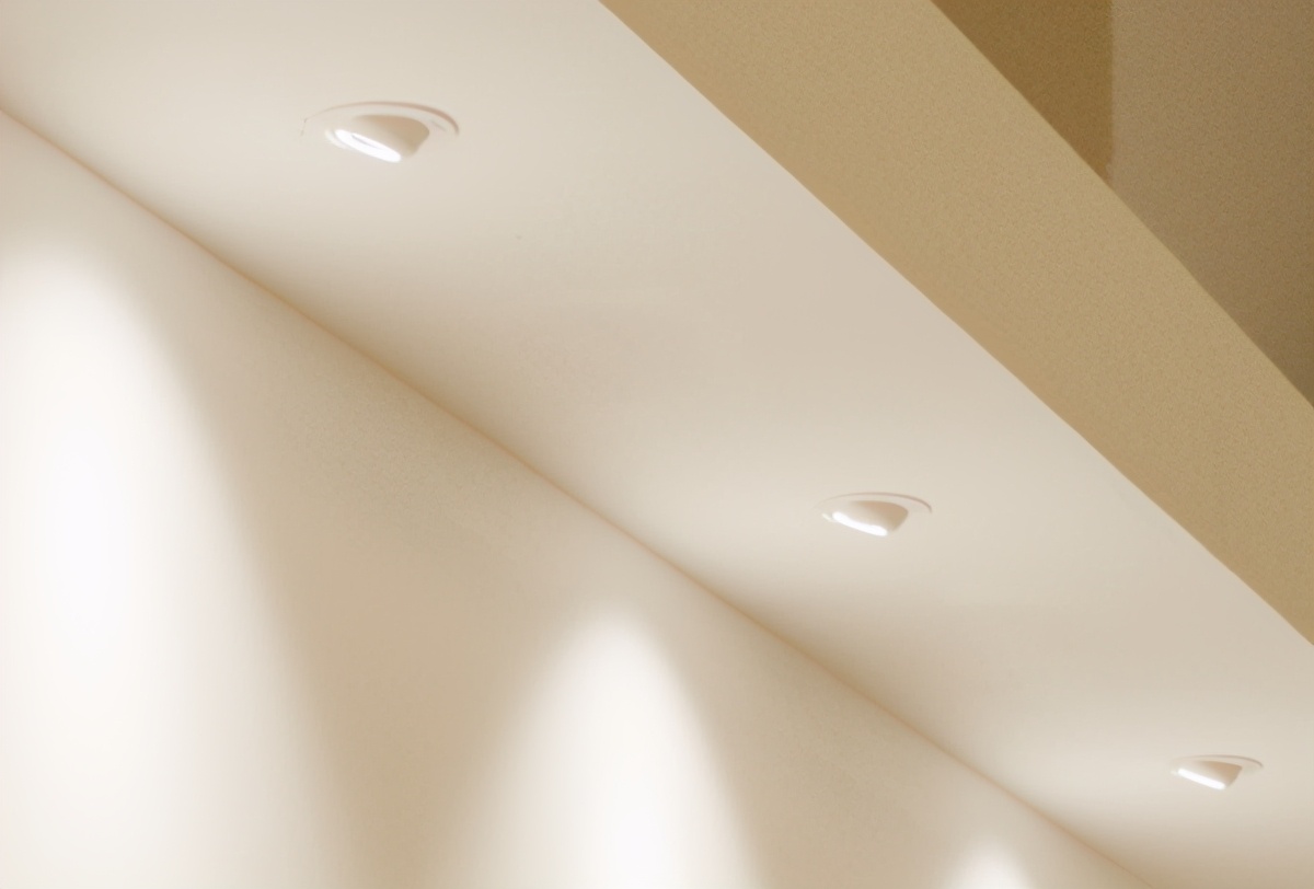 宜美灯具照明厂家,专业的宜美led室内照明灯具批发