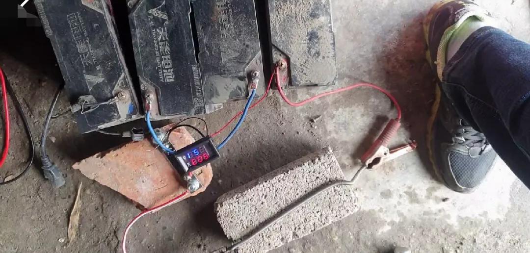 电动车电池有一块坏的怎么测出来,电动车电池好坏能测出来吗