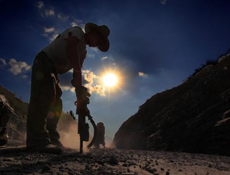 「原创诗词」方喜民|旧篇成《史记》新曲谱《春秋》