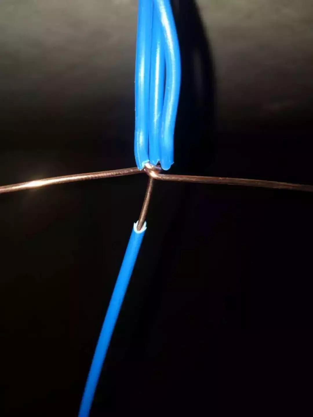 四根线怎么接两根线视频,两根线接三根线视频