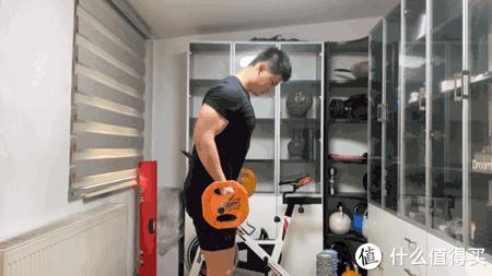 杠铃健身正确训练方法,新手健身怎样利用杠铃训练