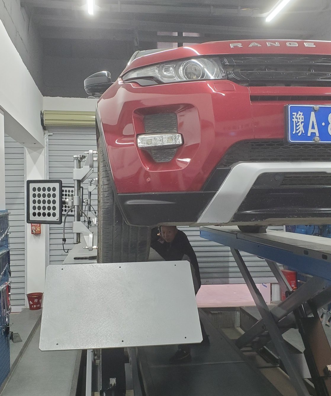 路虎揽胜极光加速左右抖动,路虎极光动力转向性能减弱