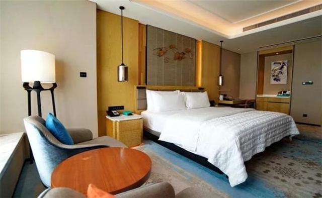 特别脏的衣服如何清洗干净,白衣服脏了怎么洗才能清洗掉