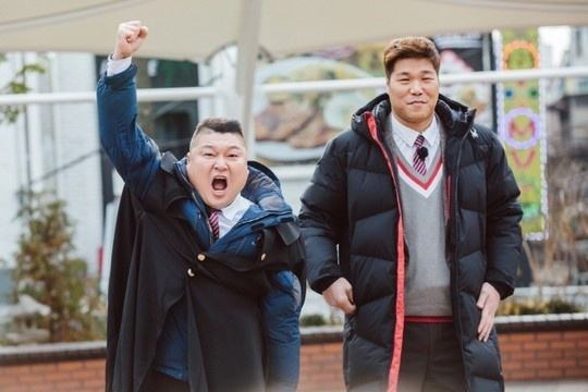 他运动员出身，与金希澈是好兄弟，争议不断，转型综艺人大获成功