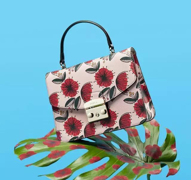 刚步入社会把自己打扮成熟,实用又轻奢的包包