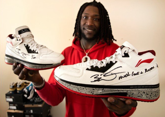 自带液晶屏的AJ就他有！敢叫板塔克的「新鞋王」太强了！