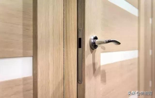 木门裂开打什么胶防水,木门开裂专用胶