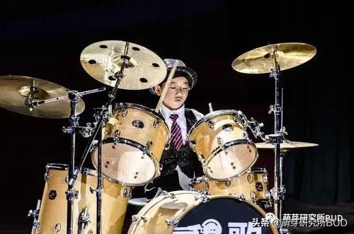 什么年龄段孩子适合什么兴趣班,什么年龄报兴趣班好