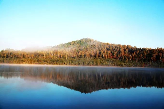 年平均气温25度左右的城市,年平均气温18度城市