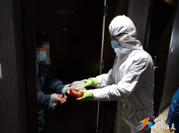 密切接触者要怎么防控,密切接触者感染概率多大