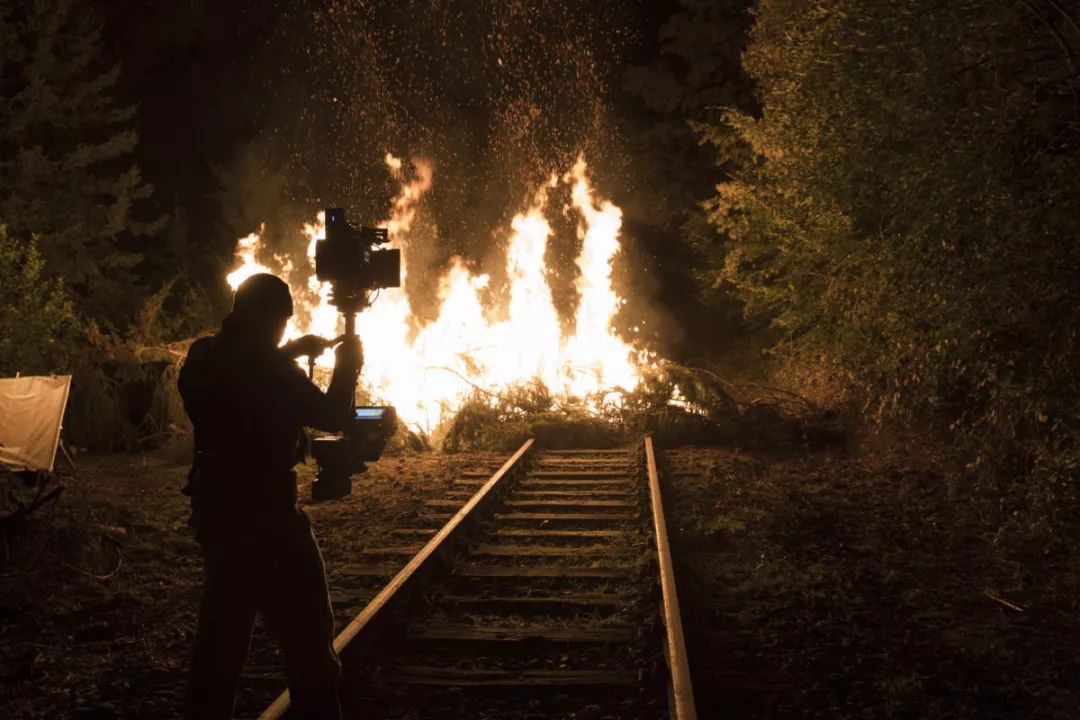 电视剧巴比伦柏林简介,关于巴比伦的电视剧