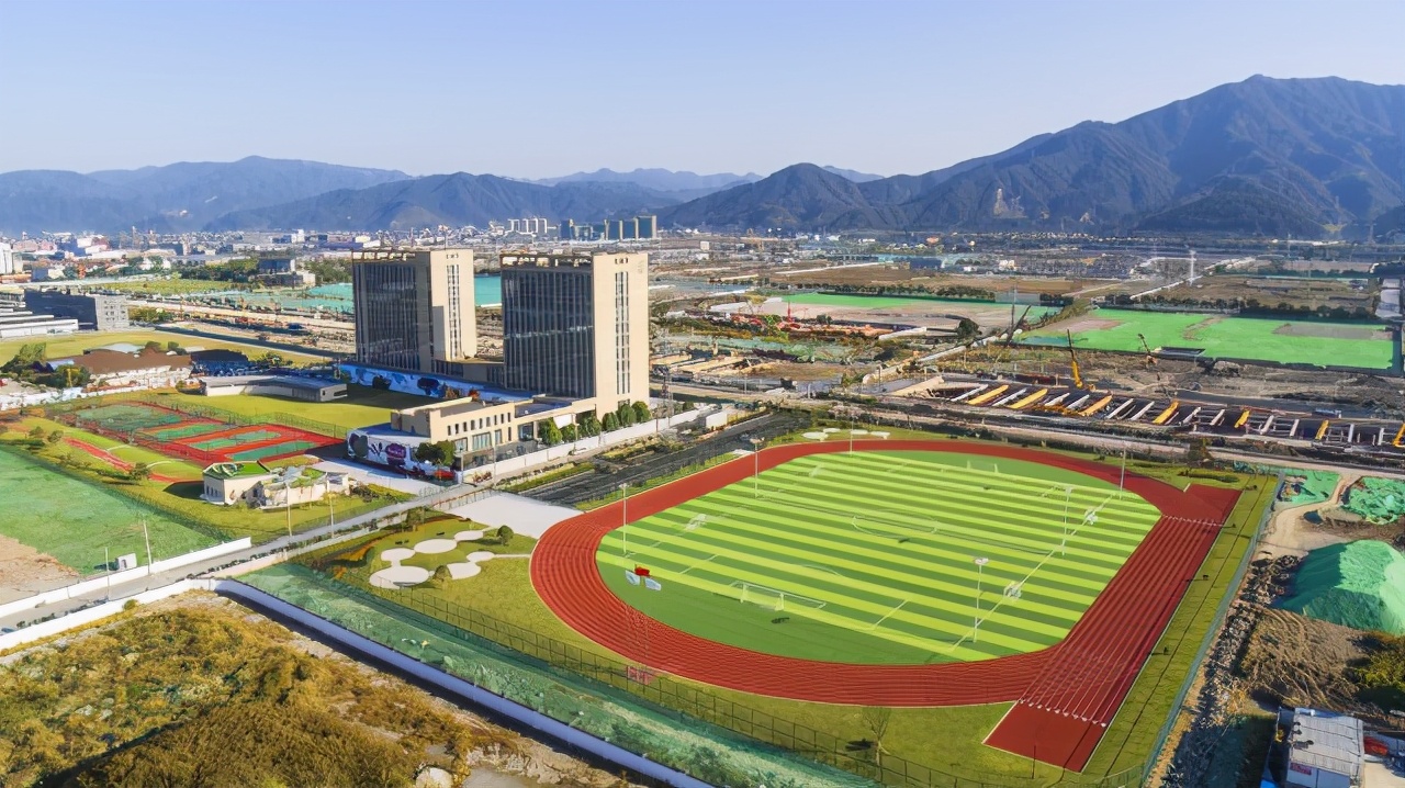 杭州亚运足球场地,杭州有没有标准的足球场