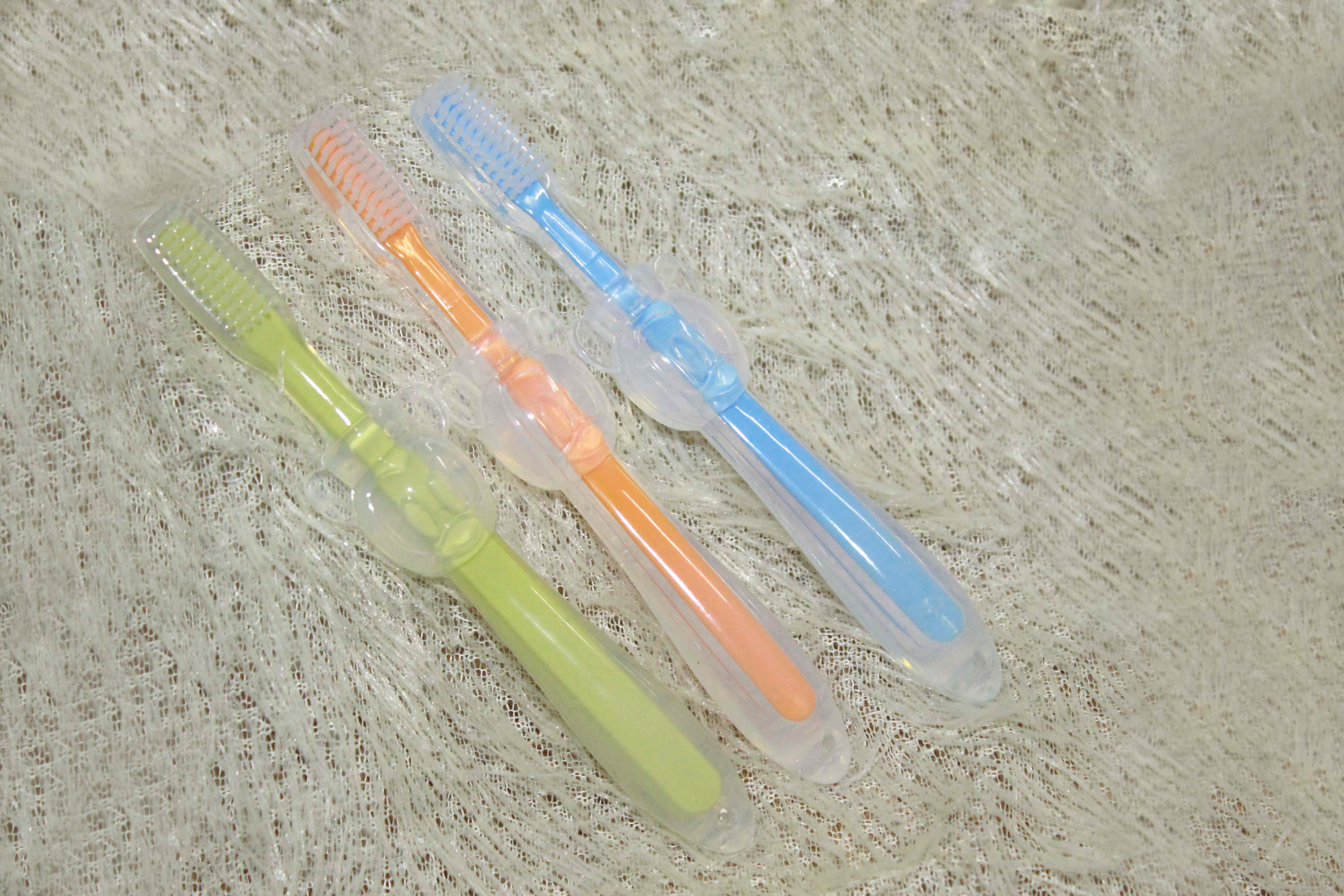 一周宝宝牙齿有黑渍能刷牙吗,宝宝牙齿发黑怎么办用什么牙膏