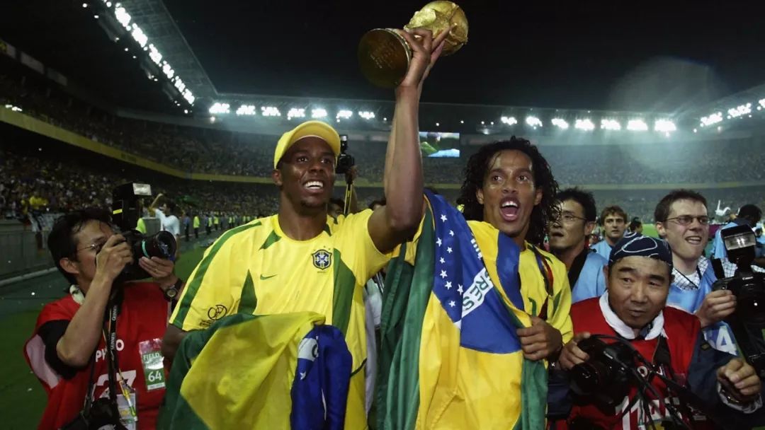 小罗为什么没被犯规,小罗为啥没有拿到金球奖