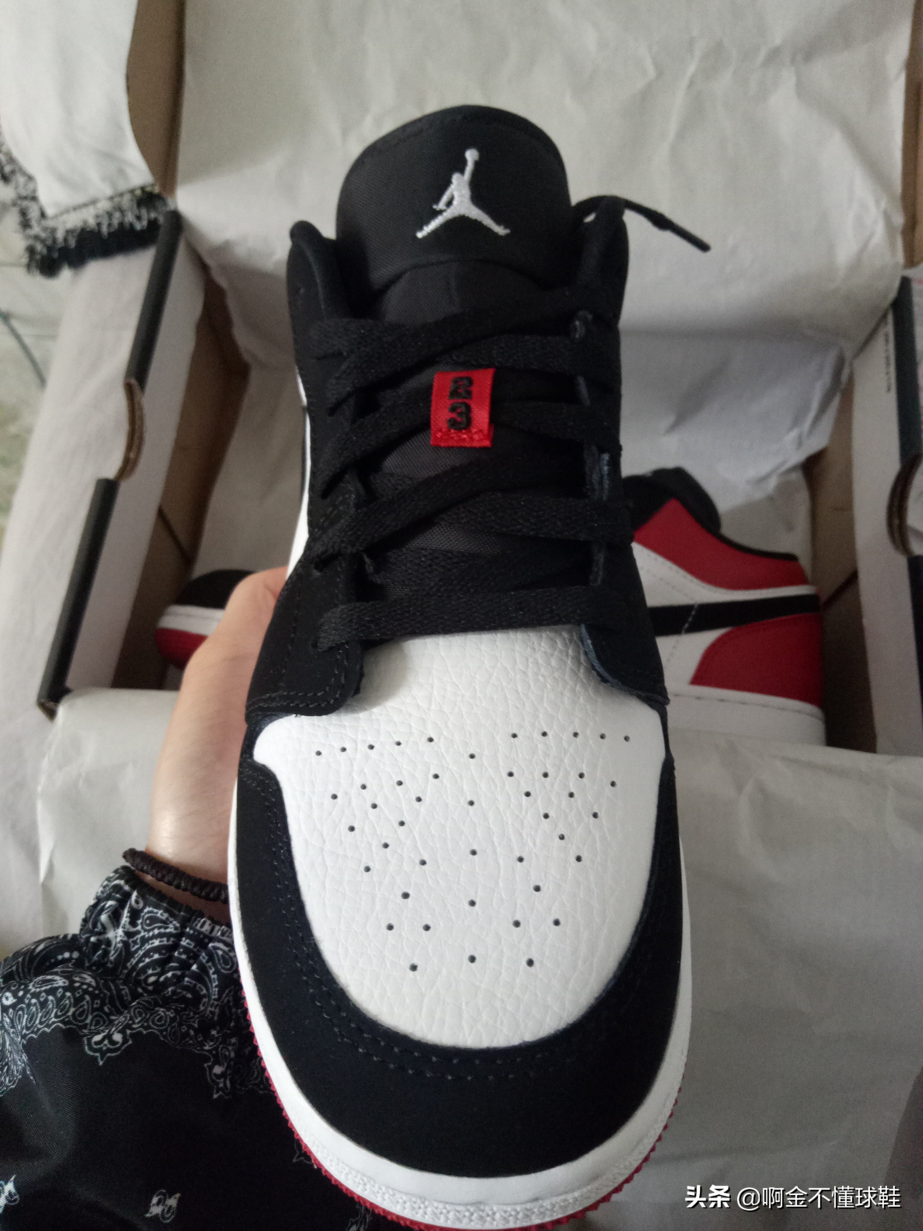 夏天你需要这一双aj1，低调又不失逼格