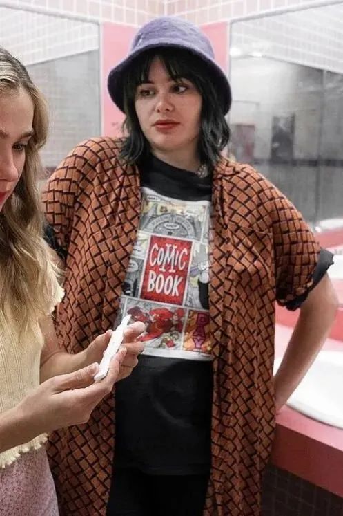 圆脸戴什么帽子比较好,圆脸女孩如何选帽子