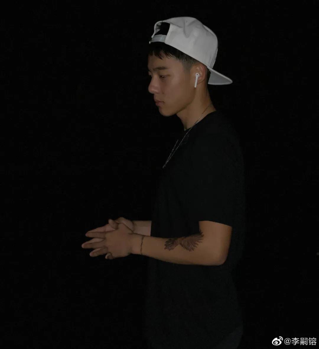 颜值太过出众,颜值出众才能被注意吗