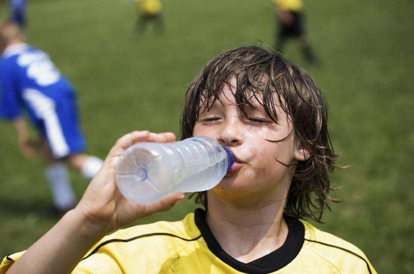 夏天孩子爱出汗爱感冒怎么办,小孩爱出汗盗汗怎么回事