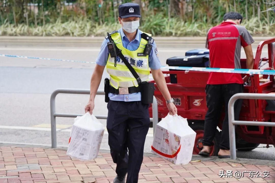 抗疫一线工作者冒着大雪坚守一线,致敬高温下的抗疫战