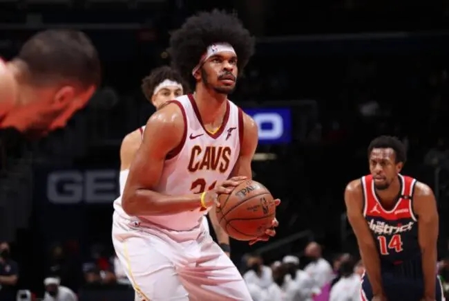 44中34,77.3%准星!白送人头篮网失算,5年1亿骑士慧眼识珠