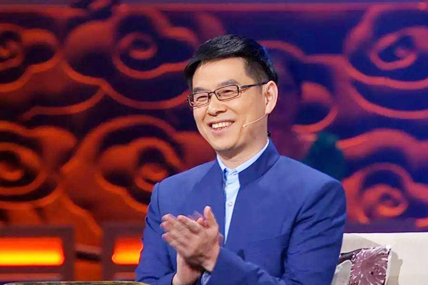 郦波诗词大会做的什么诗,郦波中国诗词大会百万雄师过大江