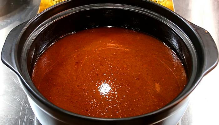 卤肉放什么调料使颜色不会发黑,卤肉怎样做到出锅以后肉不发黑