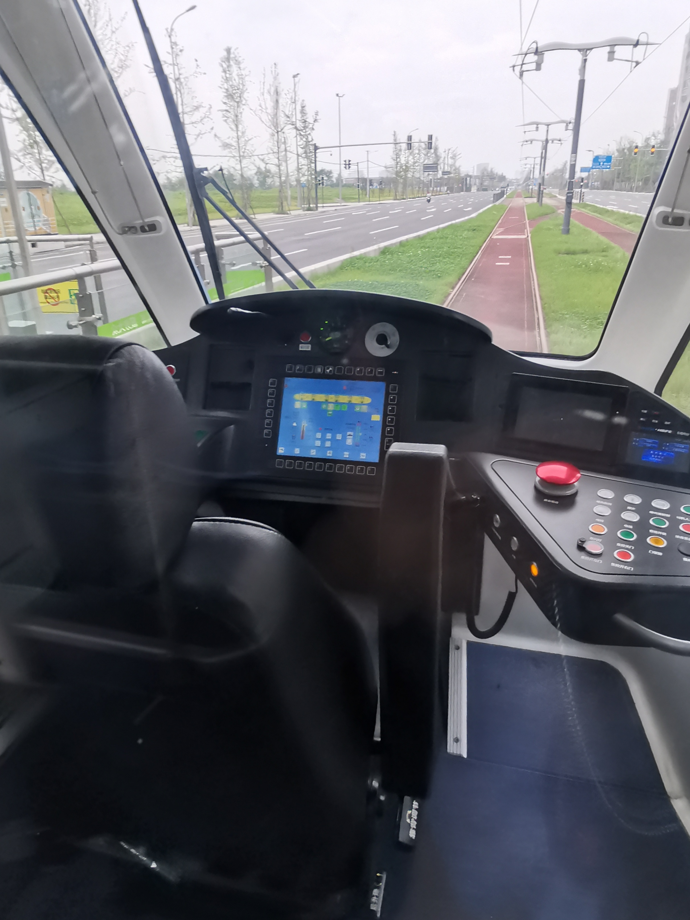 成都有轨电车萌萌“叮叮猫”，预计年底通车，快来体验