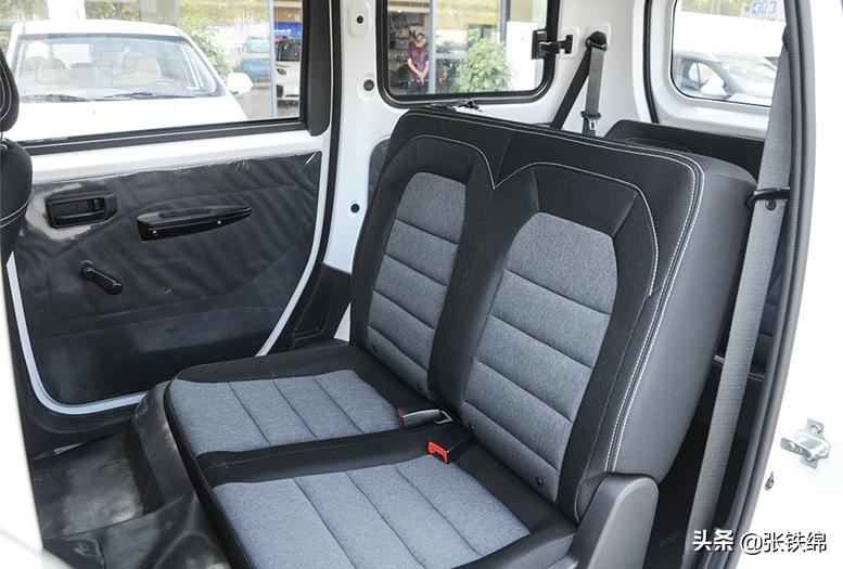 五菱宏光plus高配车型五座版,新款五菱宏光plus最高配多少钱