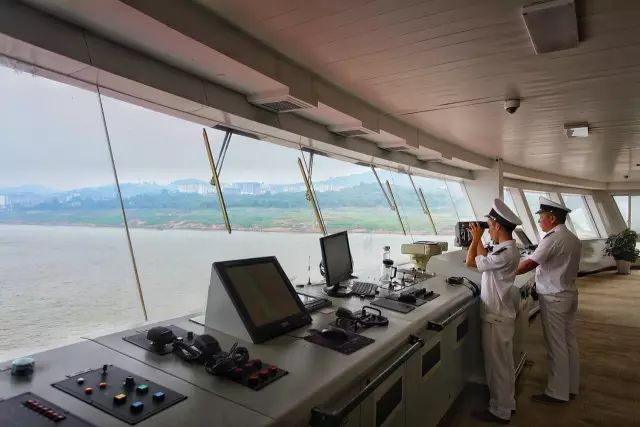 日本防疫钻石公主号邮轮,日本钻石公主号邮轮海上漂多久