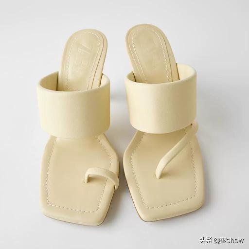 zara早春新款珍珠鞋,zara复古小白鞋