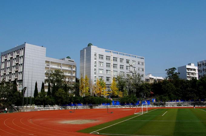 绵阳南山实验中学历年211上线率,绵阳南山中学高中学费一年多少钱