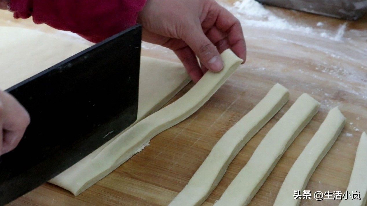 怎么炸软麻花里软外酥,炸出香脆的麻花